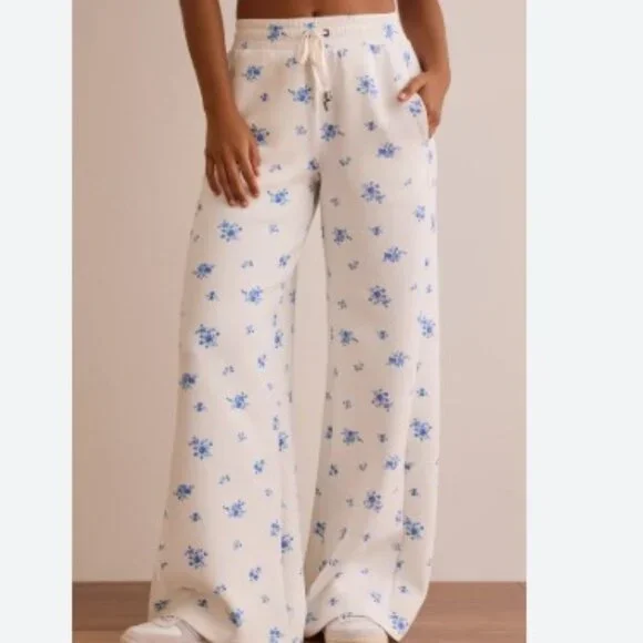 Altar'd state Supersoft Floral Wide Leg Pants - Picture 2 of 7